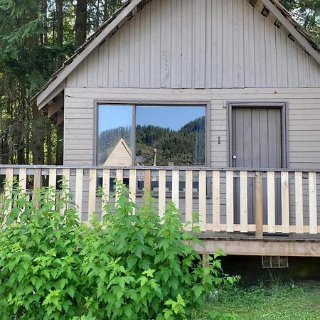 Sicamous Rv & Cabin Resort Malakwa Eksteriør billede
