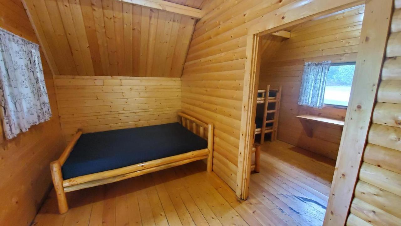 Sicamous Rv & Cabin Resort Malakwa Eksteriør billede